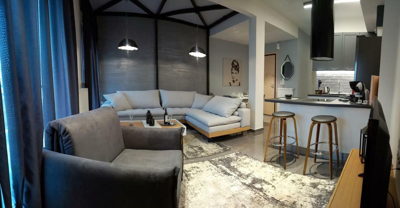 Διαμέρισμα Comely N Gusto Luxury Apts. *